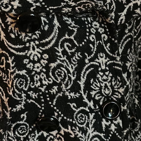 Vintage Ambition Chic Women’s Petite Tapestry Ruffle Collar Double Breasted Coat - Picture 3 of 10